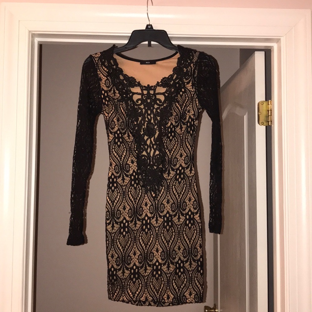 Worn once for a homecoming